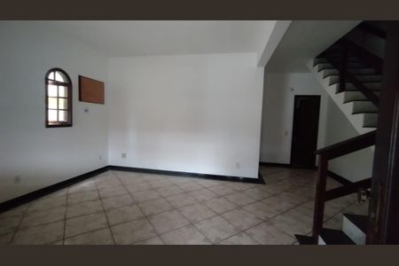 Sala de casa para alugar com 3 quartos, 160m² em Eldorado, Maricá