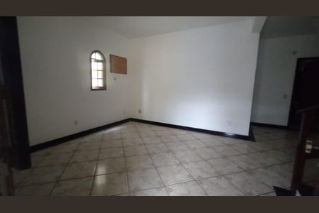 Casa para alugar com 160m², 3 quartos e 3 vagasSuíte