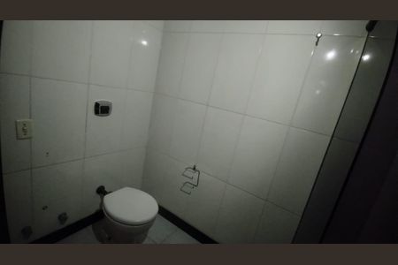 Casa para alugar com 160m², 3 quartos e 3 vagasBanheiro social