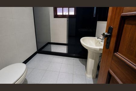 Casa para alugar com 160m², 3 quartos e 3 vagasBanheiro social