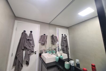 Banheiro de apartamento à venda com 2 quartos, 39m² em Vila Tolstoi, São Paulo
