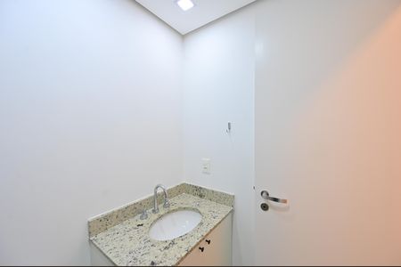Apartamento à venda com 69m², 2 quartos e 1 vagaBanheiro Social