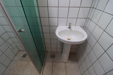 Banheiro  de apartamento para alugar com 2 quartos, 49m² em Ipiranga, Ribeirão Preto