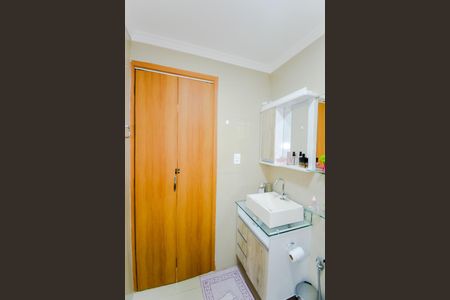 Banheiro de apartamento à venda com 1 quarto, 48m² em Cocaia, Guarulhos