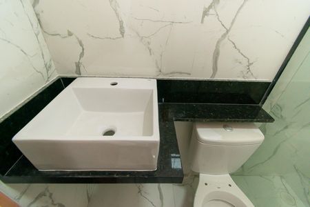 Banheiro de apartamento para alugar com 1 quarto, 27m² em Vila Celeste, São Paulo