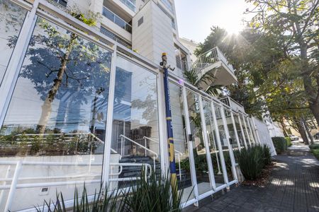 Apartamento à venda com 124m², 2 quartos e 3 vagas Apartamento à venda com 124m², 2 quartos e 3 vagasFachada