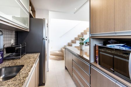 Apartamento à venda com 124m², 2 quartos e 3 vagas Apartamento à venda com 124m², 2 quartos e 3 vagasCozinha