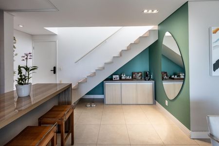 Apartamento à venda com 124m², 2 quartos e 3 vagas Apartamento à venda com 124m², 2 quartos e 3 vagasSala de jantar