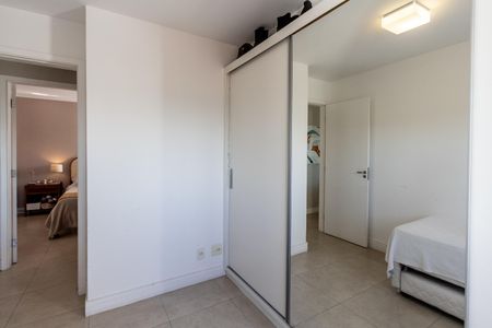 Apartamento à venda com 124m², 2 quartos e 3 vagas Apartamento à venda com 124m², 2 quartos e 3 vagasQuarto
