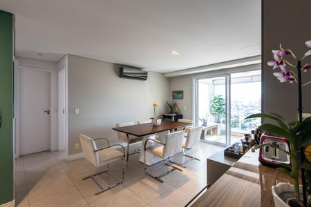 Apartamento à venda com 124m², 2 quartos e 3 vagas Apartamento à venda com 124m², 2 quartos e 3 vagasSala de jantar