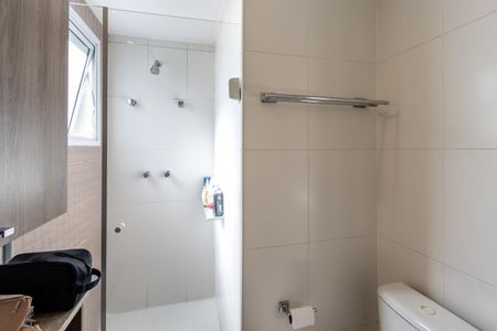 Apartamento à venda com 124m², 2 quartos e 3 vagas Apartamento à venda com 124m², 2 quartos e 3 vagasBanheiro da Suíte