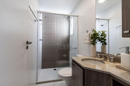 Apartamento à venda com 124m², 2 quartos e 3 vagas Apartamento à venda com 124m², 2 quartos e 3 vagasBanheiro social 2