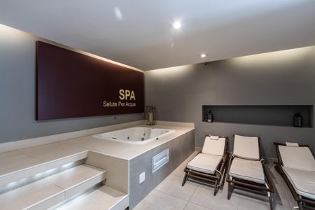 Apartamento à venda com 124m², 2 quartos e 3 vagas Apartamento à venda com 124m², 2 quartos e 3 vagasÁrea comum