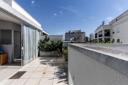 Apartamento à venda com 124m², 2 quartos e 3 vagas Apartamento à venda com 124m², 2 quartos e 3 vagasVaranda da Sala