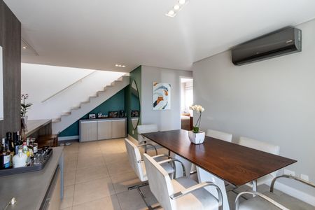 Apartamento à venda com 124m², 2 quartos e 3 vagas Apartamento à venda com 124m², 2 quartos e 3 vagasSala de jantar