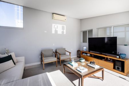 Apartamento à venda com 124m², 2 quartos e 3 vagas Apartamento à venda com 124m², 2 quartos e 3 vagasSala