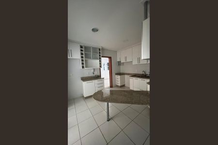 Cozinha de apartamento para alugar com 3 quartos, 110m² em Santa Maria, Uberlândia