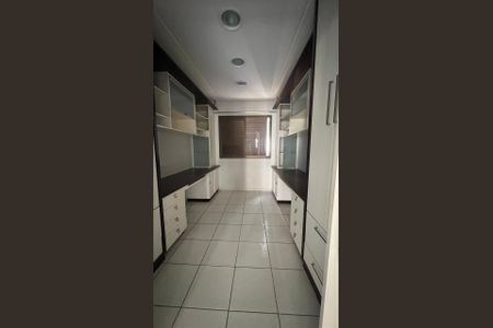 Cozinha de apartamento para alugar com 3 quartos, 110m² em Santa Maria, Uberlândia