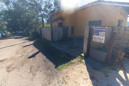 Plaquinha  de casa para alugar com 1 quarto, 50m² em Itaipu, Niterói