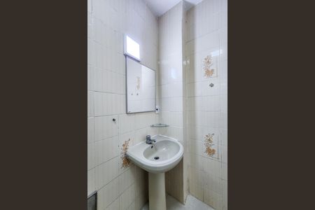 Apartamento à venda com 49m², 2 quartos e sem vaga Apartamento à venda com 49m², 2 quartos e sem vagaBanheiro