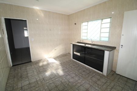 Casa para alugar com 110m², 2 quartos e 2 vagasCozinha