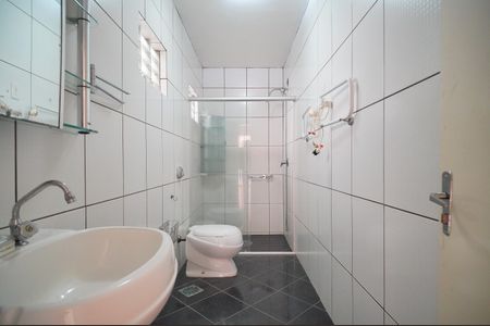 Casa para alugar com 208m², 4 quartos e 2 vagasBanheiro 1