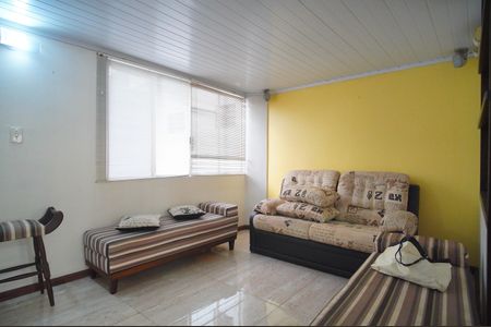 Casa para alugar com 208m², 4 quartos e 2 vagassala 2