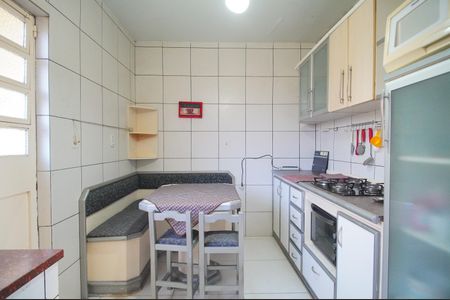 Casa para alugar com 208m², 4 quartos e 2 vagasCozinha