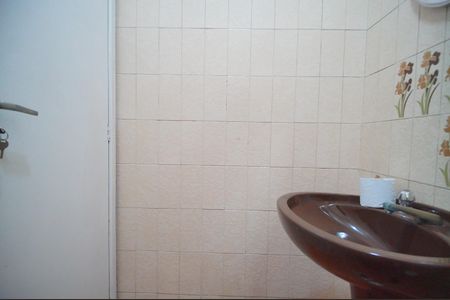 Casa para alugar com 208m², 4 quartos e 2 vagasLavabo