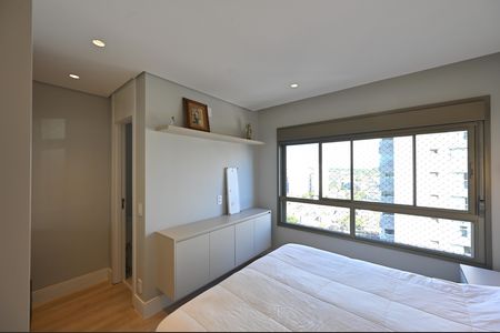 Apartamento à venda com 165m², 4 quartos e 2 vagasSuíte 1