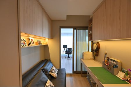 Apartamento à venda com 165m², 4 quartos e 2 vagasEscritório