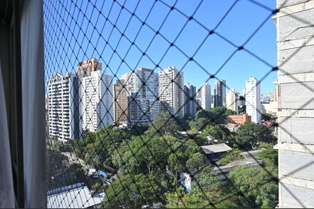 Apartamento à venda com 165m², 4 quartos e 2 vagasVista da Suíte 2