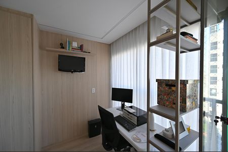 Apartamento à venda com 165m², 4 quartos e 2 vagasVaranda