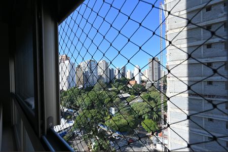 Apartamento à venda com 165m², 4 quartos e 2 vagasVista da Suíte 3