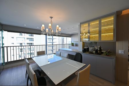 Apartamento à venda com 165m², 4 quartos e 2 vagasSala