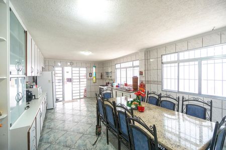 Casa à venda com 450m², 3 quartos e 3 vagas Casa à venda com 450m², 3 quartos e 3 vagasCozinha