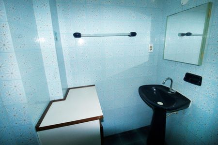 Banheiro de apartamento para alugar com 3 quartos, 65m² em Olaria, Rio de Janeiro