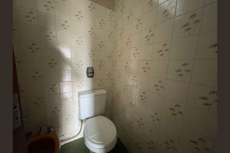 Casa para alugar com 600m², 4 quartos e 3 vagasBanheiro social