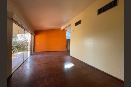 Casa para alugar com 4 quartos, 600m² em Ouro Branco, Novo Hamburgo