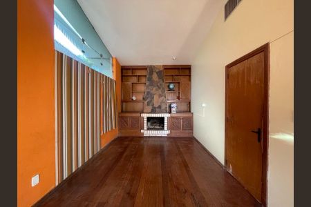 Casa para alugar com 4 quartos, 600m² em Ouro Branco, Novo Hamburgo