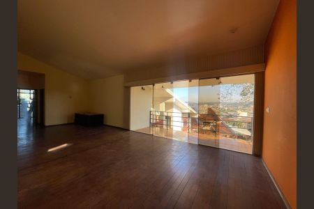 Casa para alugar com 4 quartos, 600m² em Ouro Branco, Novo Hamburgo