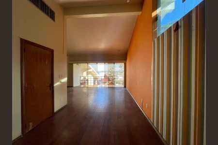 Casa para alugar com 600m², 4 quartos e 3 vagasSala