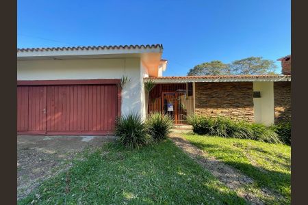 Casa para alugar com 600m², 4 quartos e 3 vagasFachada