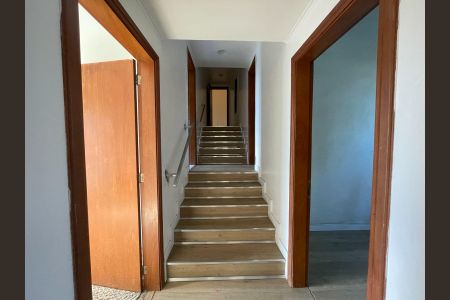 Casa para alugar com 600m², 4 quartos e 3 vagasCorredor