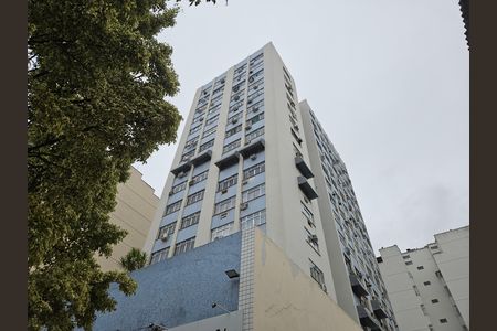 Apartamento para alugar com 68m², 2 quartos e 1 vaga Apartamento para alugar com 68m², 2 quartos e 1 vagaFachada