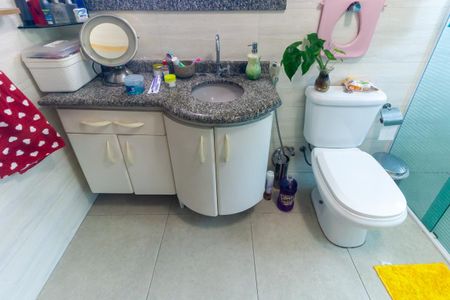 Casa à venda com 199m², 3 quartos e 2 vagas Casa à venda com 199m², 3 quartos e 2 vagasBanheiro da Suíte