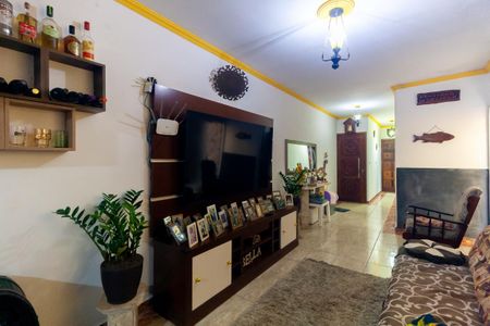 Casa à venda com 199m², 3 quartos e 2 vagas Casa à venda com 199m², 3 quartos e 2 vagasSala