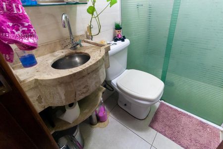 Casa à venda com 199m², 3 quartos e 2 vagas Casa à venda com 199m², 3 quartos e 2 vagasBanheiro 2