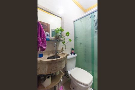 Casa à venda com 199m², 3 quartos e 2 vagas Casa à venda com 199m², 3 quartos e 2 vagasBanheiro 2