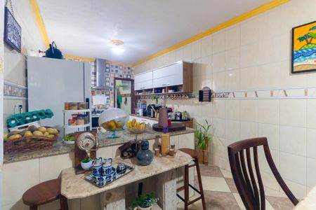 Casa à venda com 199m², 3 quartos e 2 vagas Casa à venda com 199m², 3 quartos e 2 vagasCozinha